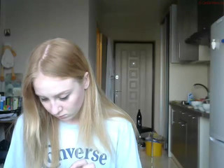 mineeett  teen hard webcam masturbation