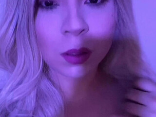 latinmamicd22 cute babe in stockings massages vagina with hand