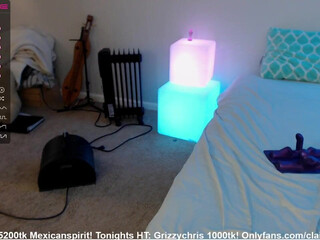 claireity cute  cam girl  pulls pussy