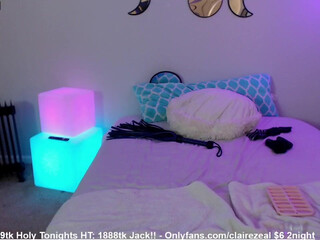 claireity obstinate mare fingers jerking her pussy