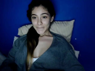 selenarick  fingering her clitor