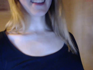 laila_lorenn  show 8th of May