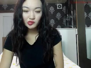 amelia_g  rubs her pussy