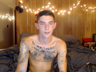 renaesn  makes her first-rate webcam golden show