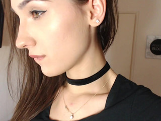 princesscin  hooker masturbates in public chat