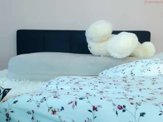 priscillamoon  skinny imitation individual show