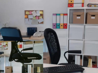 tiffany925  Spreads Her Legs for fingering