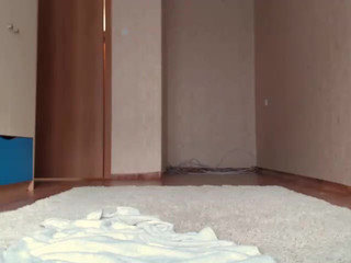 meowlina  Fingering her clit