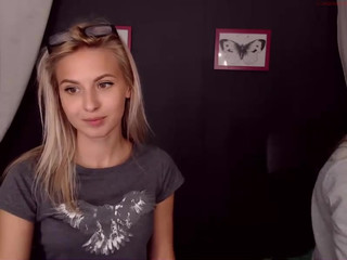 emmi_rosee  slut with a excellent item masturbates