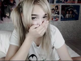 freyawhite  touches her wet clitor