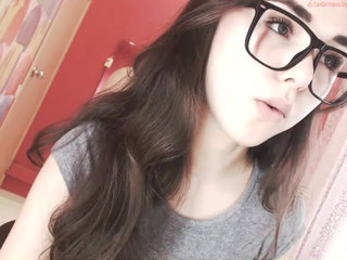 hollyextra  chaturbate slut play with her pussy