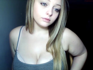 plussizekitty  Gorgeous webcam hustler Fingering her hole