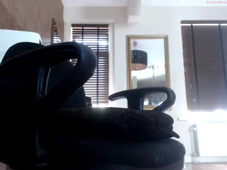 alicelighthouse  show her IMMENSE asshole