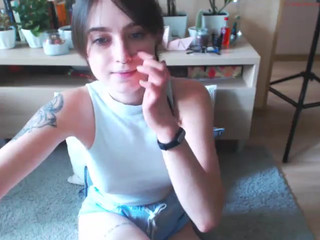 karma_baee  horny hooker fuck her self