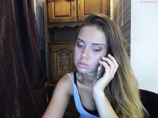 ovely  toying herself in webcam chat