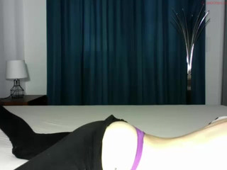 bella_alice  Beautiful continued legs