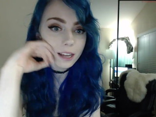 dawnbrooks  webcam incision in damp pink hole