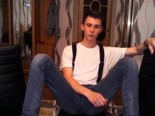 elmokennedy95  Fucks Her Shaved Pussy in CB