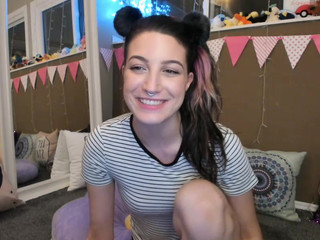 justviolet  show 3th of February