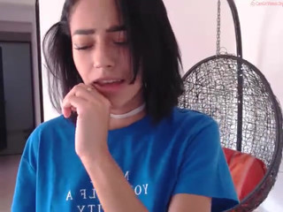 everlenn  show her tits and damp pussy