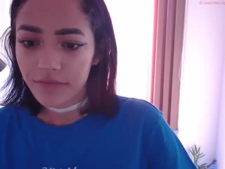 everlenn  Bent succeeding to the camera