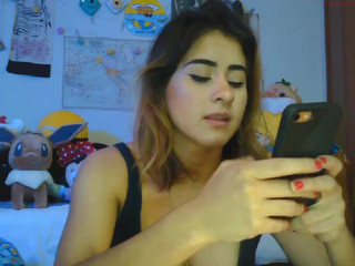 hippymia  Webcam exhibit girl