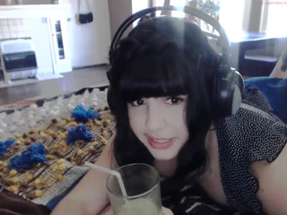 ingennui  Sticks her finger in her pussy