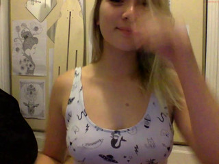 sweetroomie  Wet cunt wants sex