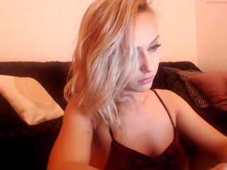 simi  Showed her sexual organs close-up