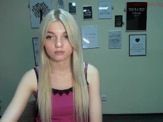 oliiii_cute  sex plaything within her damp pussy