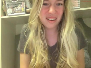 katiequeen5729  get her wet pussy hole