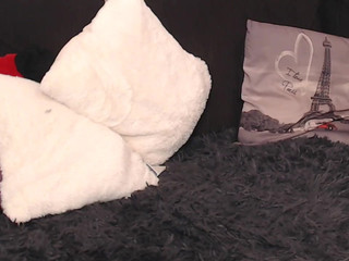 karlaowliam  Plays With Her HOT Holes