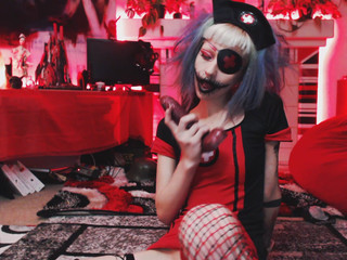 kota_morgueFucking wet pussy with a finger