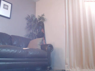 nikkieliot Amazing slut fucks pussy