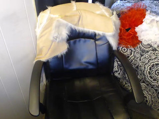 redheadhotassmilf has himself in the bathroom