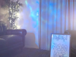 nikkieliot Appetizing female fucks her ass furiously