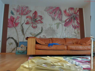 mysoftyguns Delicious bitch pulls her holes