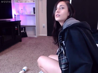 moonlitfox fucks herself and cums wildly