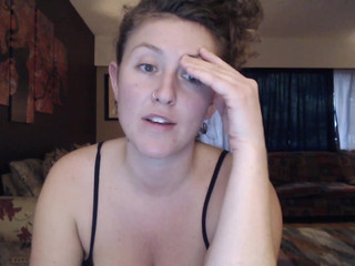 roxyrolla Seductive chick fucks sex toy