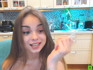 misss_vikki showed juicy buns