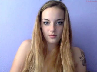 _yourdirtylittlesecret Bitch rubs pussy handle