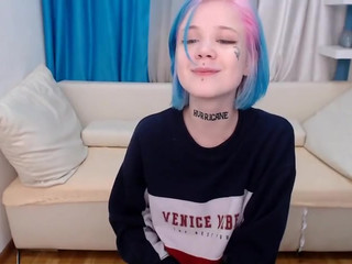 loli_cutey Gorgeous babe masturbates with a vibrator