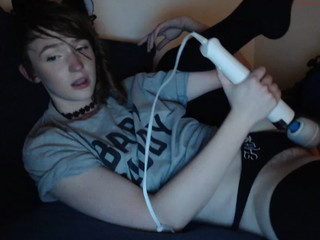 snugglepunk Cute chick jerking her pussy with a phallus