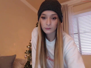 alexa Coquette shows shaved holes