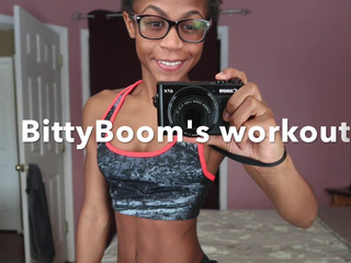 purr_meow Stunning beauty Zara poses in erotic outfit