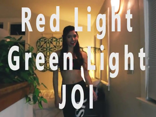 Sweet_tiff Black-haired beauty pulls sex lips