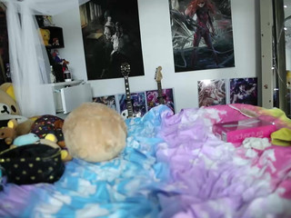 Lana_Rain Attractive slut shows underwear