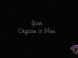 Sweetxmelody Beautiful lass thrust finger in pussy