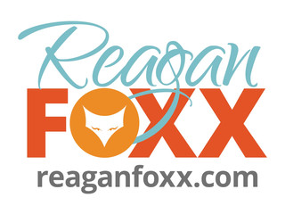 Reagan_Foxx privat with toys