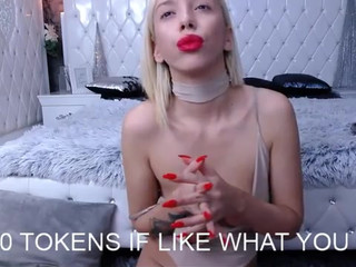 blue_smith Gorgeous blonde caresses boobs